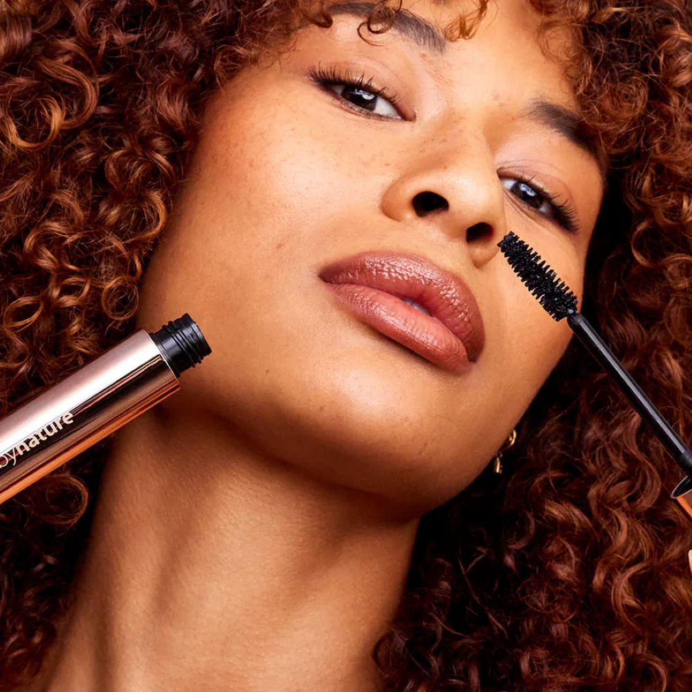 Absolute Volumising Mascara 01 Black - Image 4